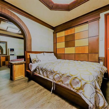 Pine Motel Boryeong Εξωτερικό φωτογραφία