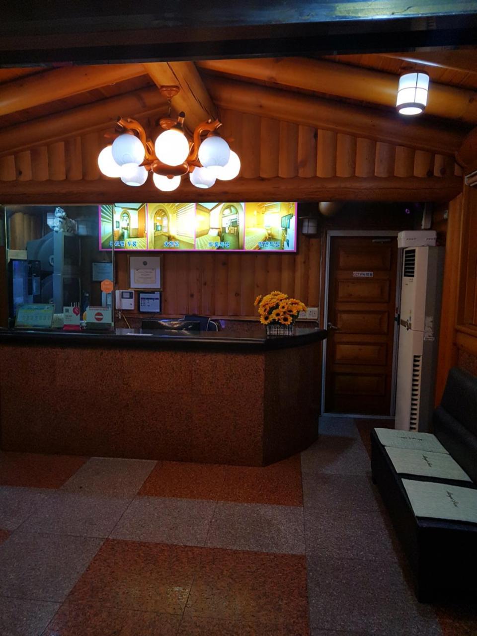 Pine Motel Boryeong Εξωτερικό φωτογραφία