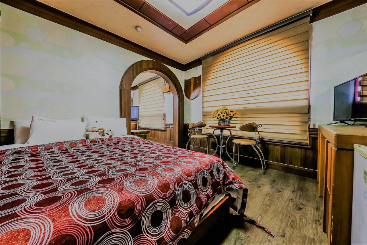 Pine Motel Boryeong Εξωτερικό φωτογραφία