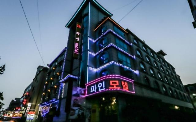 Pine Motel Boryeong Εξωτερικό φωτογραφία