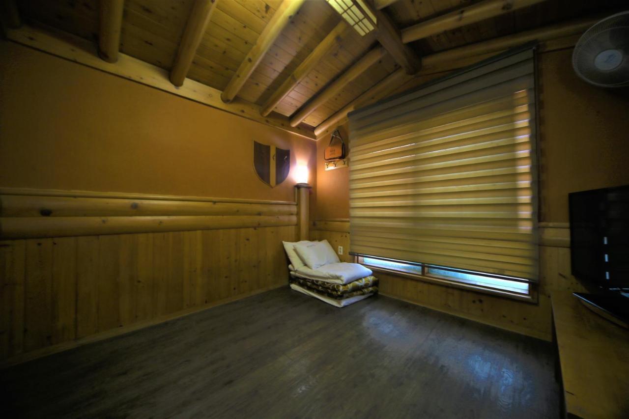 Pine Motel Boryeong Εξωτερικό φωτογραφία