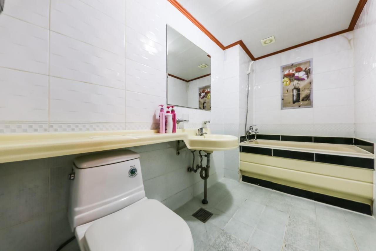 Pine Motel Boryeong Εξωτερικό φωτογραφία